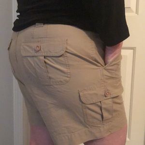 Cabela’s 7 Pocket Outdoor Hiking Cargo Shorts Size 18